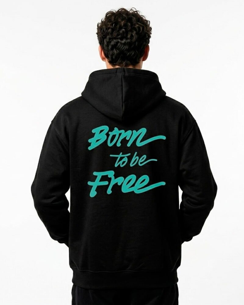 Chico de espaldas con sudadera con la frase born to be free